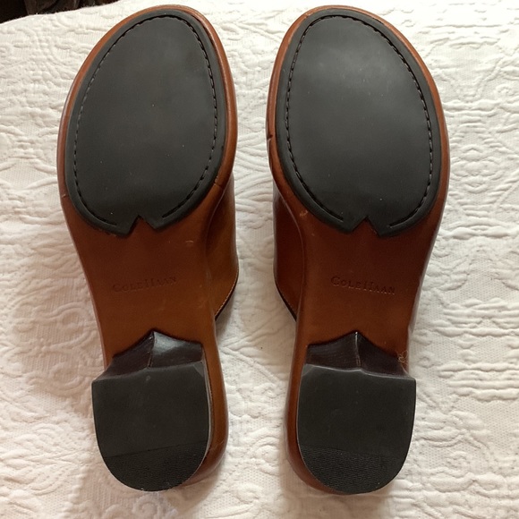 COLE HANN COUNTRY NEVER WORN/NWOTS SLIDE SZ 7 1/2 COGNAC/BLACK 1 1/2” HEEL - Picture 5 of 10